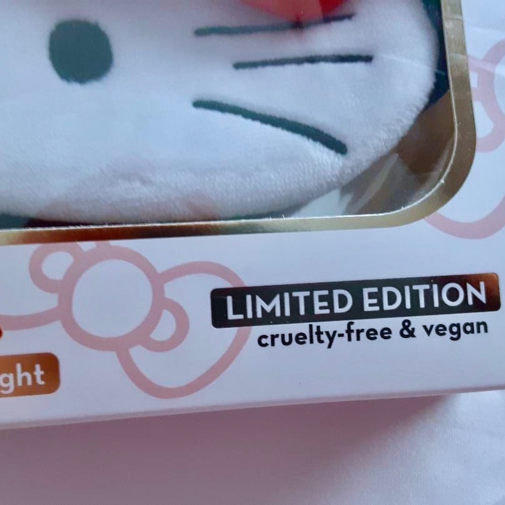 NIB Limited Edition Hello Kitty Sleep Mask - Picture 2 of 4